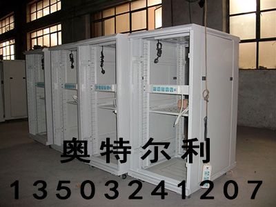 多臺聯(lián)機(jī)機(jī)柜
